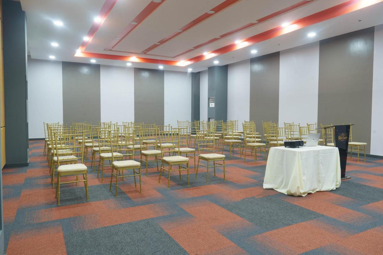 Go Hotels Plus Tuguegarao Tuguegarao City Exterior foto
